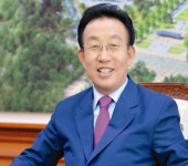 인터뷰 - 글로벌 새마을운동 전도사 김관용 경북도지사