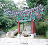 [이성우의 청와대와 주변의 역사·문화 이야기(6)] 경주 미남석불(美男石佛)이 관저 뒤뜰에 있는 까닭