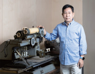 석금호 산돌 의장