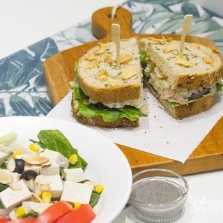 브런치카페 리프