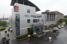 경북대 국민체육센터 교내 사람들만 챙기나