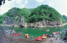 봉화 매호유원지-래프팅·낚시 명소로 인기