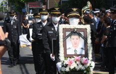 야영객 구조하려다 순직…故서명갑 소방장 영결식