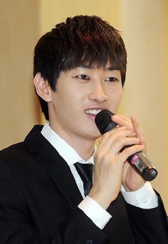 은혁, 아이유와 사생활 사진 노출 관련 