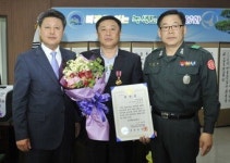 국군포로 구출작전 공로, 60여년 지나 화랑무공훈장 수여