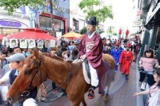 동성로에 말타고 납신 경상감사