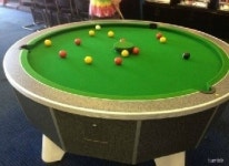 복불복 당구대 원형 당구대 공 튀는 방향은 신도 모른다