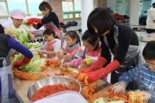 대구 공산초 학생·학부모 행복김장김치 담그기