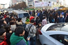 차·사람 뒤엉킨 성탄절 도심