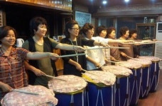 스트레스 날리는 ‘두드림’, “내년엔 무대에 설 거예요”···성주군 여성기업協 난타팀