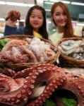 제철 문어 맛보세요
