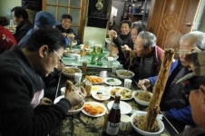 재능기부로 열린 짜장면 경로잔치