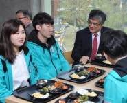 대구대 홍덕률 총장, 학생과 스킨십 확대