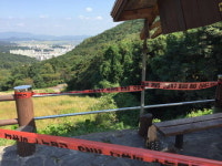 금오산 전망대 펜스 파손된 채 방치