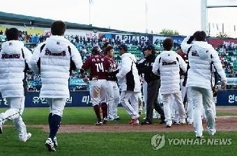 오재원 서건창 신경전이 승패에 미친 영향은? 벤치클리어링은 두산에 유리하게 작용?
