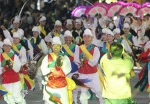 국채보상로 2㎞ 주말·휴일 이틀간 차량 막고 화려한 퍼레이드