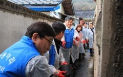칠곡경찰서, 왜관읍 홀몸어르신 5가구에 연탄배달