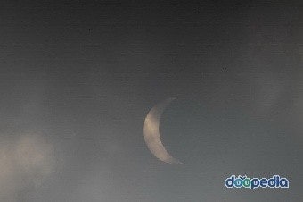 오늘 개기일식, 서울은 태양이 3.5% 가려진 모습 인도 자카르타에선 일식 관광객 북적
