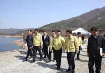 이동필 농림부 장관, 문경 경천댐·양수장 방문
