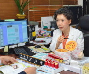 동부허병원, 근육마비 환자 통합의학치료