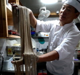 달콤한 ‘망개떡’ 한 입이면 열 부자 부럽지 않네