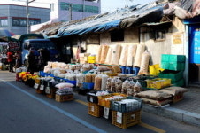 70여년 연중무휴 대장간 “땅! 땅! 땅!”…3대째 오가는 情 담금질