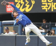 혼신의 ‘캐치’