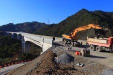 고속道와 70㎞나 떨어져…경제논리에 原電 대피로도 확보 못해