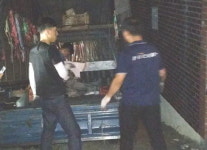 땀에 젖은 자율방법대원 9명…삼복더위에 연탄배달 봉사