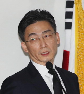 이국종 “외상센터 예산 늘려줘도 밑에까지 안와…피눈물 난다”