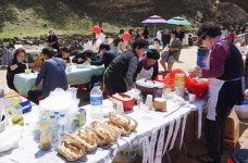 ‘점빵’ 차린 안동 신세동 할머니들 “평균 나이는 75세예요”