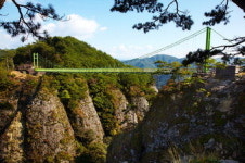 [경북 가볼만한 곳] 봉화, 12개 암봉 제1경 청량산·명물 하늘다리
