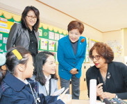 IBO 회장단, IB 후보학교 경북대 사범대 부설초·중 방문
