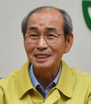 이승율 청도군수 낡은 읍사무소, 읍성과 어울리게 새로 지을 것
