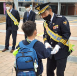 경북 구미경찰서, 신당초등서 어린이 등굣길 교통안전 캠페인