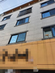 [속보] 경북 구미 원룸 4층서 떨어진 6세 여아 중상…경찰 아이 상태 지켜봐야