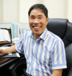 초등 졸업 꼬리표 떼고 싶은 마지막 꿈...68세 만학의 길 걷는 구미대 이병섭씨