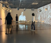 배우·미디어아트가 엮는 하나의 이야기…연극전시 ‘기억의 조각들’