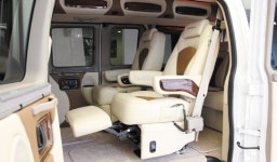 달리는 호텔 안에선 무슨 일이?