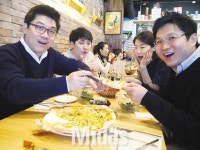 “돈보다 사람… 마음까지 챙겨라”  플립커뮤니케이션즈