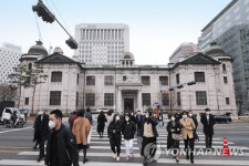 가계대출 1천조… 영끌·빚투 ‘경고등’