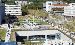 달라진 연세대 백양로 오프닝 행사 개최
