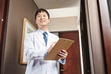 [한국경제매거진 JOB&JOY 고객만족브랜드대상] 맞춤형 비절개 코성형 제시하는 로아한의원