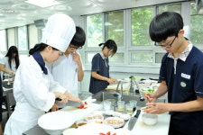 [1618] 중학교 때 직업체험 한 뒤 성보경영고 선택했죠