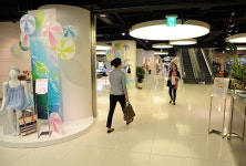 [취업 탐구 ‘기업 vs 기업’⑨] 신세계 ‘지역 1번점 전략 강화’ 현대百 ‘미디어·식품 등 영역확장’