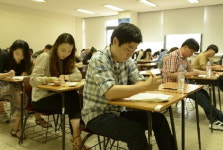 취업 잘 되는 자격증이 따로 있다?···지게차운전기능사·건축기사 등 국가기술자격증 보유자 연봉 더 높아