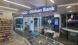 신한은행, GS리테일과 편의점 혁신점포 3호점 오픈