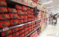 해외로 뻗어가는 K-라면, 상반기 역대 최대 수출 기록