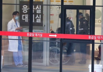 전공의 이틀째 병원 떠나...정부 