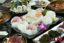 [휴가철 전국맛집⑤ 제주도] 맛집 끝판왕 제주도서 만나자···성게국수·제주흙돼지·다금바리 등 오감 자극